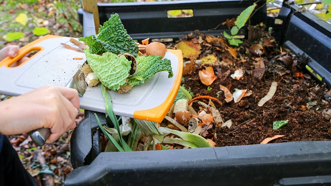 decreasing-amount-of-waste-through-composting